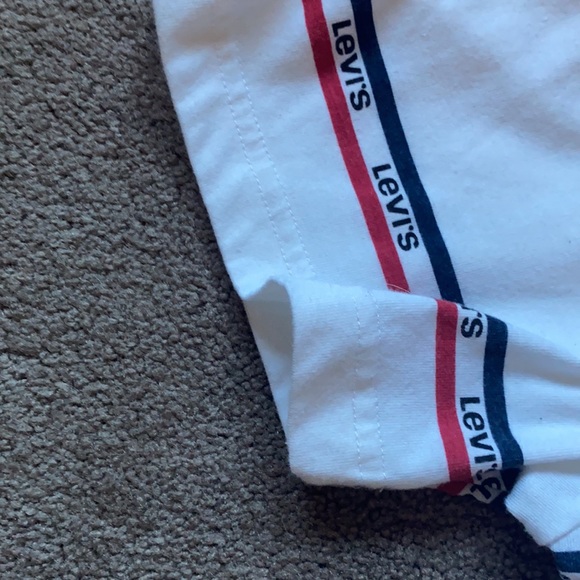 Levi’s, large white tee - Picture 5 of 5